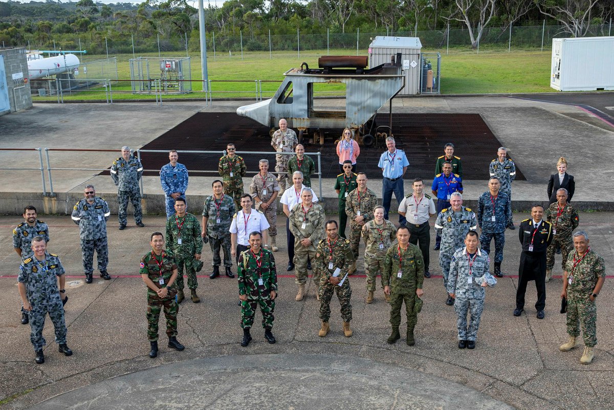 Australian_Navy's tweet image. The Service Attachés and Advisors Group (SAAG) Engagement Program provides opportunities for Defence Attachés to engage with key leaders from #YourADF and gain knowledge of 🇦🇺 #DefenceCapability. This week, the event was hosted at multiple #AusNavy shore establishments.