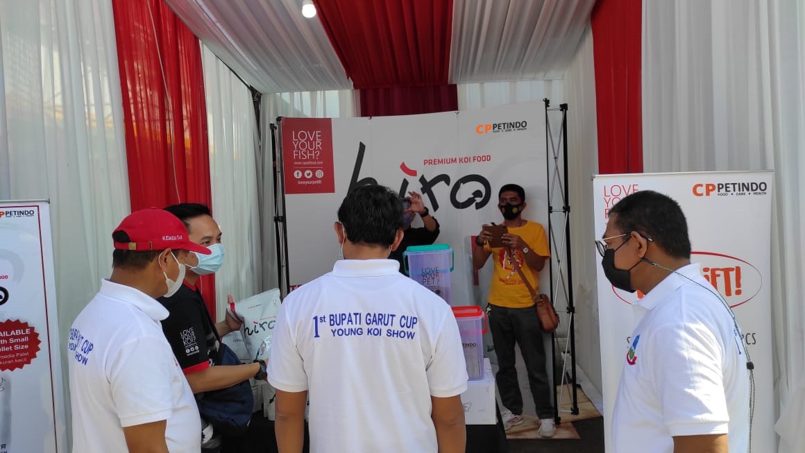 cpprima's tweet image. Telah terselenggara Bupati Garut Cup Young Koi Show 2021 pada tanggal 19-21 Maret 2021
Terdapat lebih dari 1900 ekor Koi dari berbagai daerah di Indonesia yang mengikuti perlombaan pada Koi Show ini. CPPETINDO pun menjadi sponsor sekaligus membuka booth pada event ini.