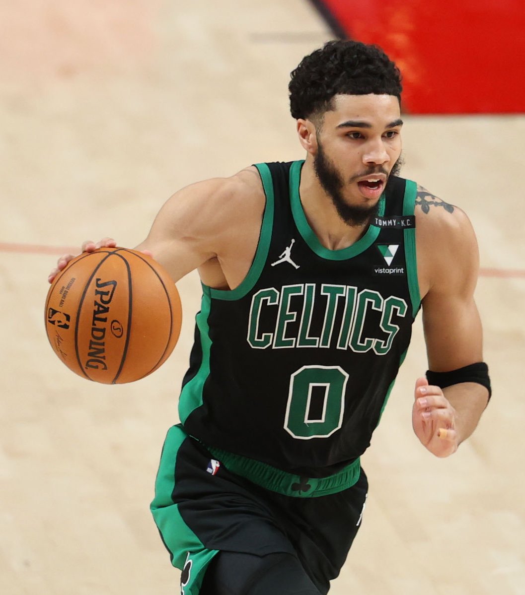 Jayson Tatumโs last 4 games:
32 PTS - 9 REB - 5 AST (W)
28 PTS - 10 REB - 2 AST (W)
53 PTS - 10 REB - 4 AST (W)
25 PTS - 10 REB - 5 AST (W) https://t.co/b69UvkeQoQ
