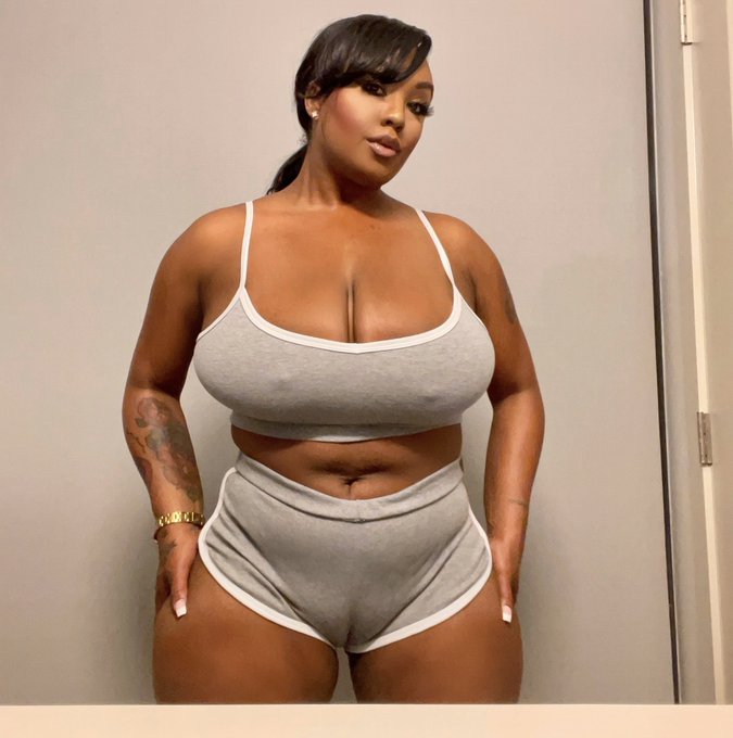 About to go to bed are you coming ? 🤔👀😋 https://t.co/7JOFrajkhW #dallas #texas #tuesday #blessed https://t<a href="/tag/texas"class="tags"><span>#texas</span></a><a href="/tag/blessed"class="tags"><span>#blessed</span></a><a href="/tag/dallas"class="tags"><span>#dallas</span></a><a href="/tag/tuesday"class="tags"><span>#tuesday</span></a>