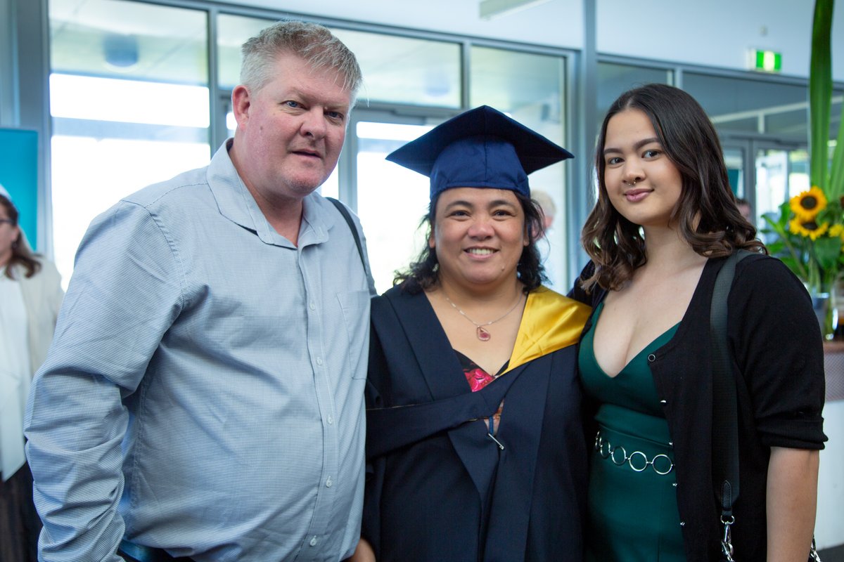 Deakin's tweet image. Thank you to #Deakin's newest alumni who attended today's #DeakinGrad🎓 in #Warrnambool. Congratulations, you did it!