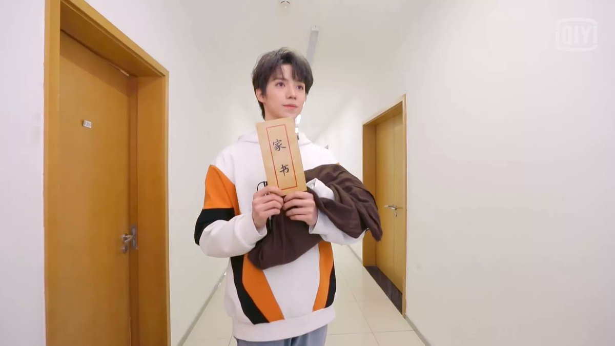 1zhouuu's tweet photo. แพ้แบบนี้
#LuoYizhuo
#หลัวอีโจว
#พี่หลัว
#YouthWithYou3
#youthparty
#罗一舟 https://t.co/4v7xn7PqjR