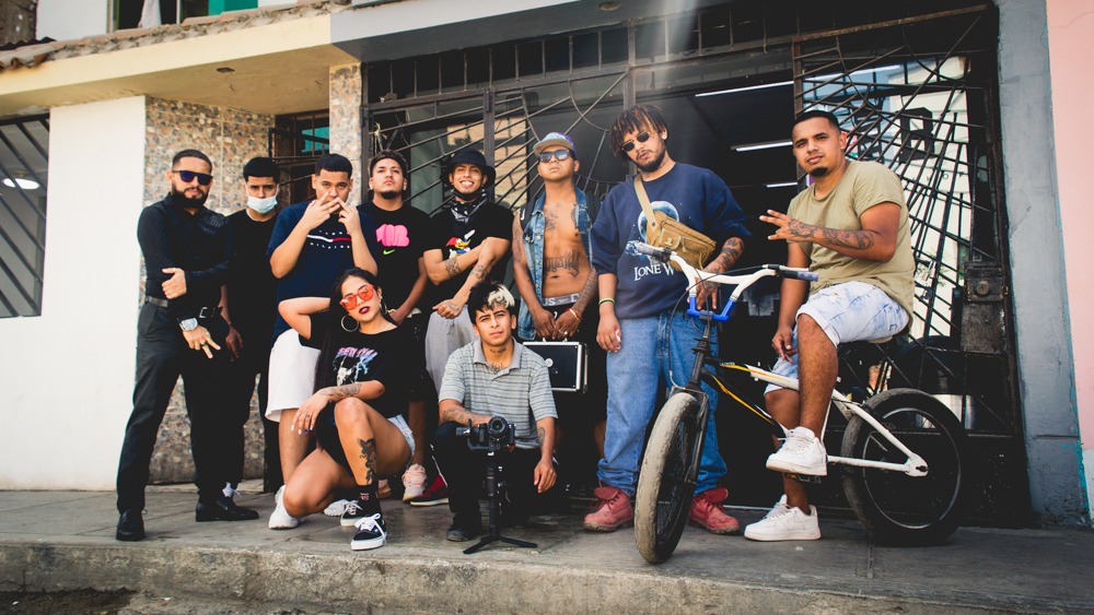 AnesLlosa's tweet image. Voy seguro, no me apuro, tengo claro mi futuro 🚀🎯🍯
.
.
#HouseFLOW
#HouseFlowMusic
#LaCasaDelFlow
#Callao
#CalleDeCemento