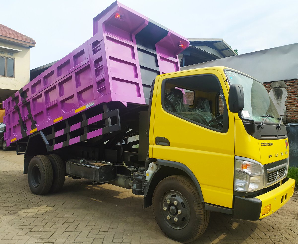 RJ_Karoseri's tweet photo. Dump Truck beraneka warna pilihan sesuai permintaan Anda! 

#RagamJaya #Karoseri https://t.co/oyyBpWvOEQ