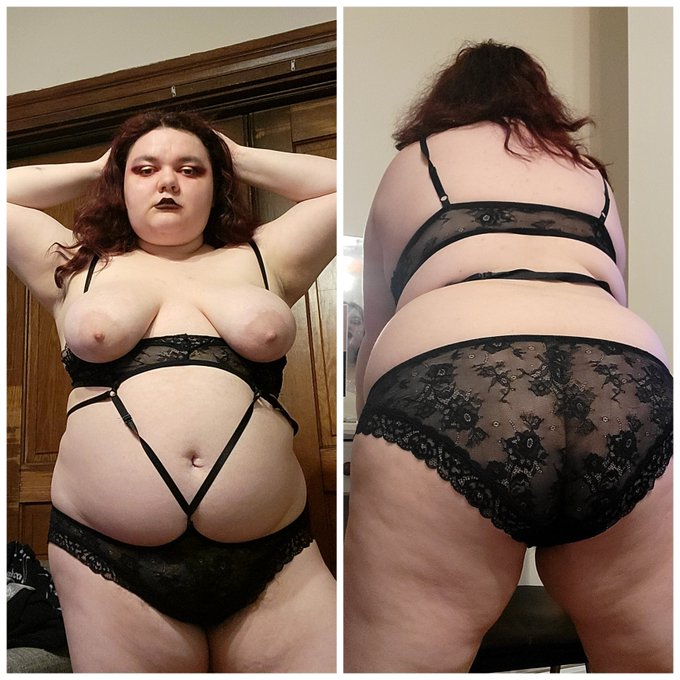 The front and back of my bodysuit. 🖤 https://t.co/lfcgUICQB7<a href="/tag/mvsales"class="tags"><span>#mvsales</span></a>