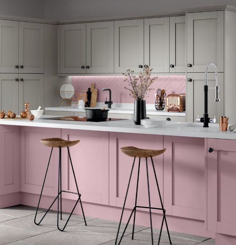 WigwamProperty's tweet photo. What do you think of this kitchen colour scheme? Would you go for the pink units and tiles?
Credit @ldninteriorinspo
#pinkinterior #pinkkitchen #kitcheninspo #pinkinspo #seekinspirecreate #darlingmovement #homedecor #homedesign #homedesignideas #homedecorideas https://t.co/NqCt38ztJB