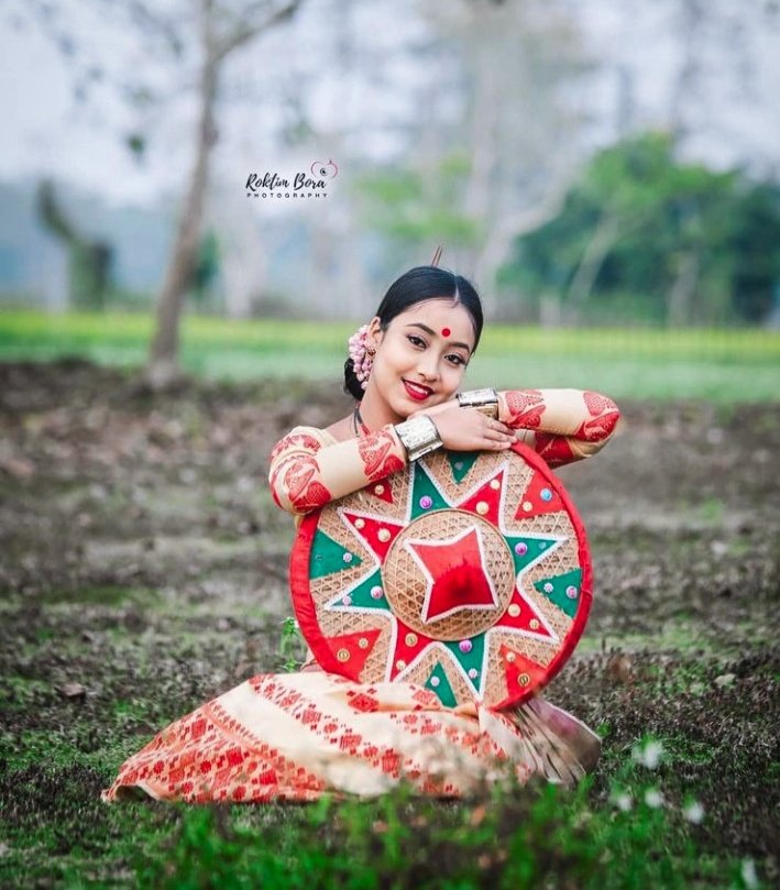 Assamese girls perform bihu dance hi-res stock photography and images -  Alamy