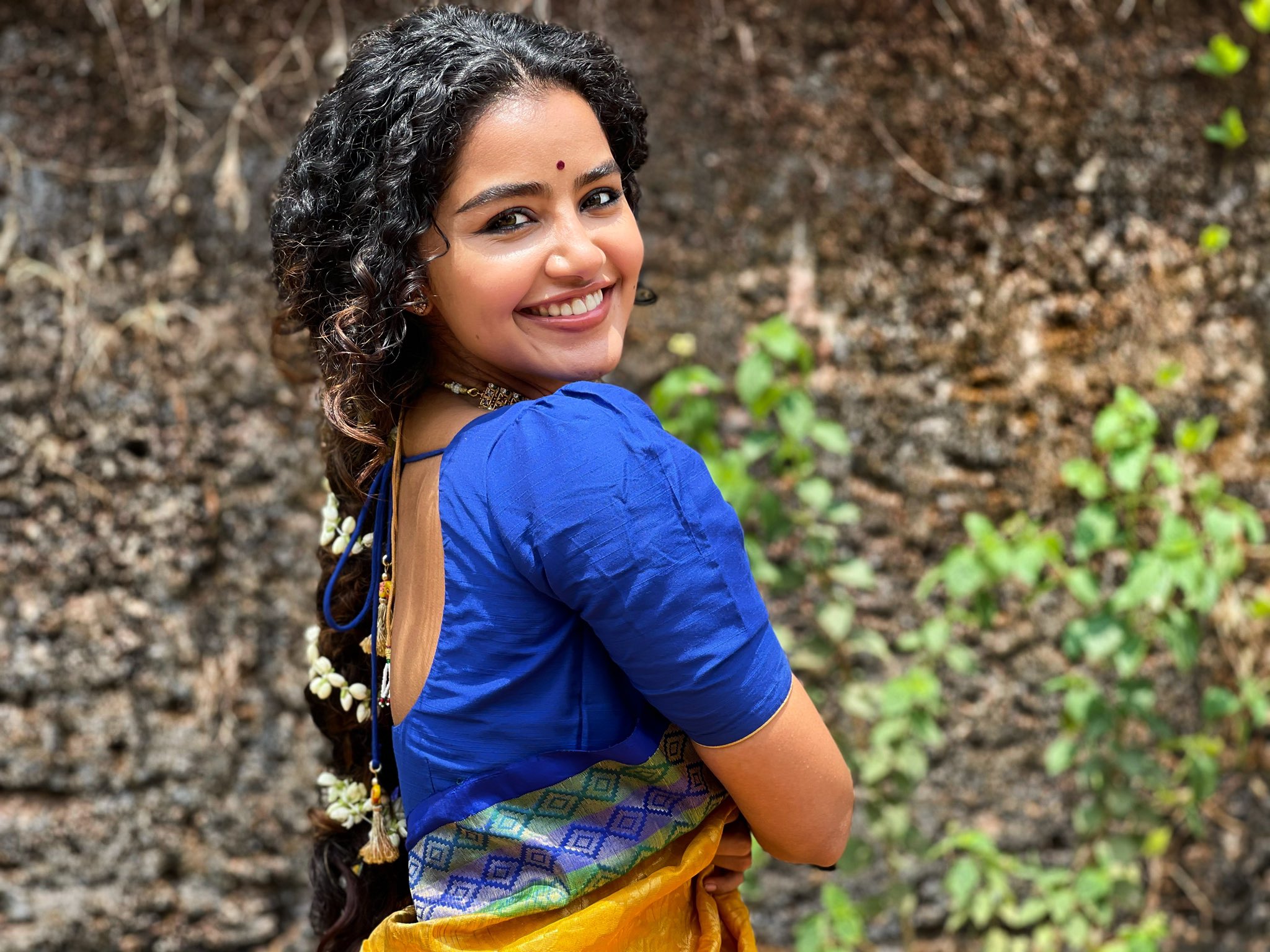 Anupama Parameswaran సరికొత్త అందాలతో యూత్ ని మెప్పిస్తున్న.