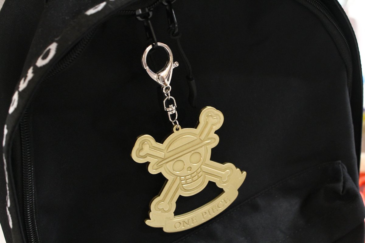 One Piece麦わらストア渋谷本店 おすすめ ブロンズキーホルダー ルフィ エース ロー 海賊旗 各1 3円 税込 好評発売中 麦わらストア Onepiece