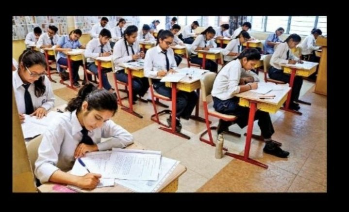 Ashanikaaa's tweet photo. Just think !!
#cancelboardexam2021 
#PostponeBoardExams2021 
4th May                     next day https://t.co/UhPGMteaST