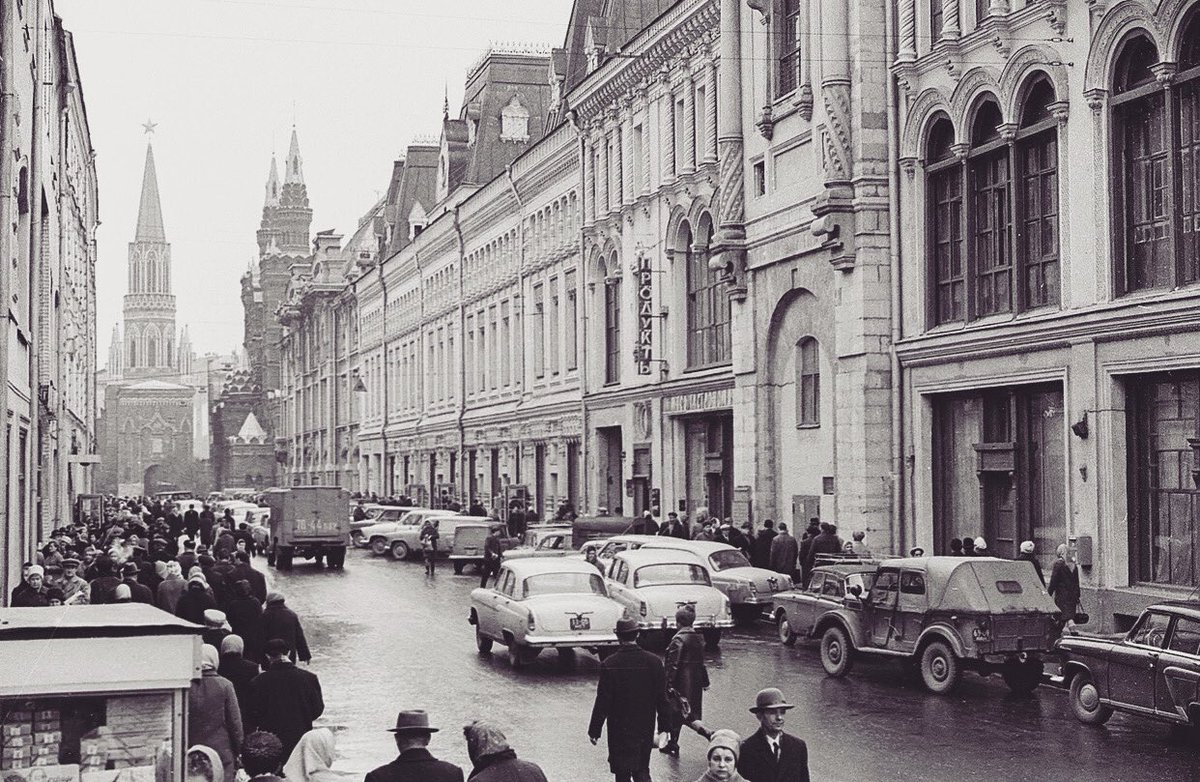 москва 30х годов кремль. старая москва сейчас улицы. номера старой москвы. номера старой москвы. газ волга 60е.