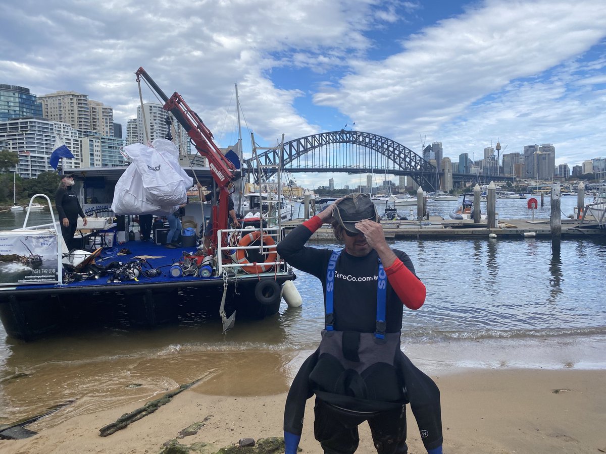 How captain Dean Cropp is still standing after breaking a 24hr long solo dive record is beyond us! He pulled up 212kg of trash! 🤩 legend 🎉 ⁦<a href="/theprojecttv/">The Project</a>⁩ ⁦<a href="/pjhelliar/">Peter Helliar</a>⁩ ⁦<a href="/Lisa_Wilkinson/">Lisa Wilkinson</a>⁩
