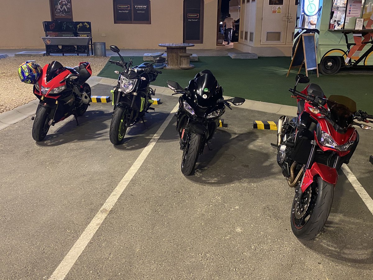 Krodnet's tweet image. Bikes again. #bikeaddict #z900