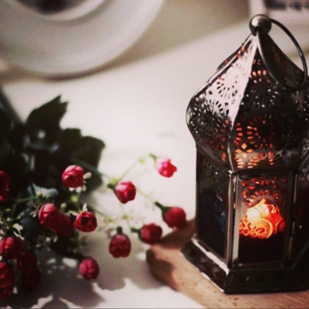 إن أردت أن تسعد..
  لا تقف عند كل محطة..
  لا تجعل من كل موقف معركة..
  لا تدقق على من حولك..
  لا تفتح ما أُقفل..
  لا تداهم النوايا..
  لا تحرص على معرفة كل التفاصيل..
  خذ من الناس ما ظهر لك منهم من خير..
  لا تبحث عن عيب..
دع الخلق للخالق ودع الحياة تسير..👌
#يخبرني_الصباح