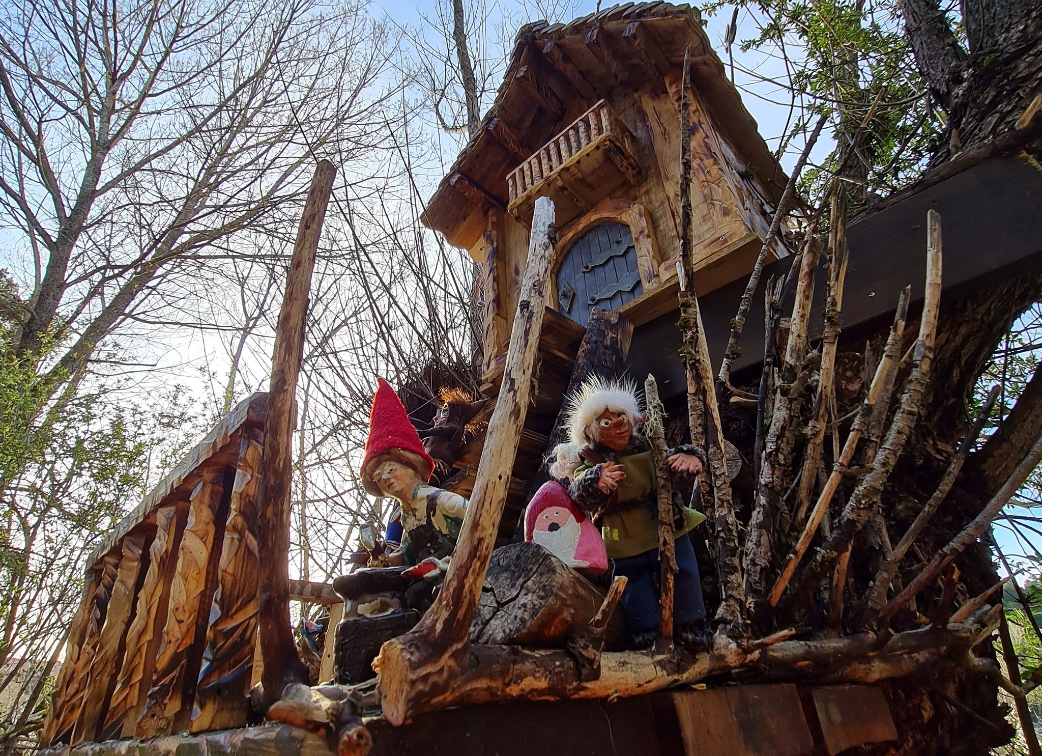 El bosque mágico de Fuente del Pino donde habitan hadas, gnomos y