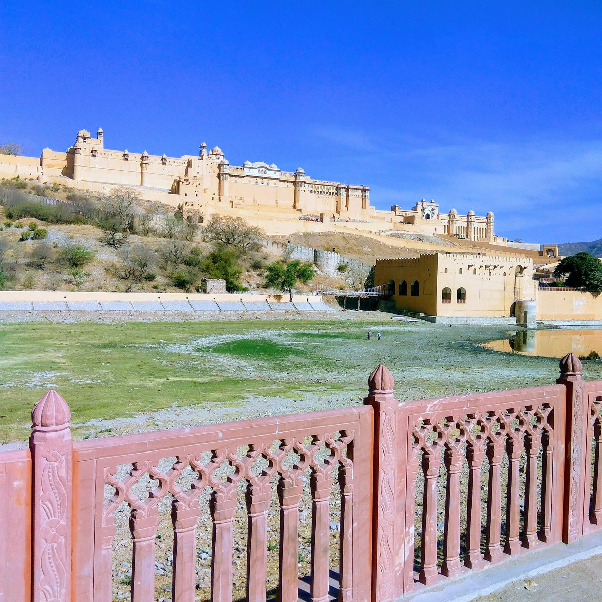 prateekkapil's tweet image. Amer (Yellow) Fort
🎵 Hindi 2000-2010
#indiaarchitecture #jaipur