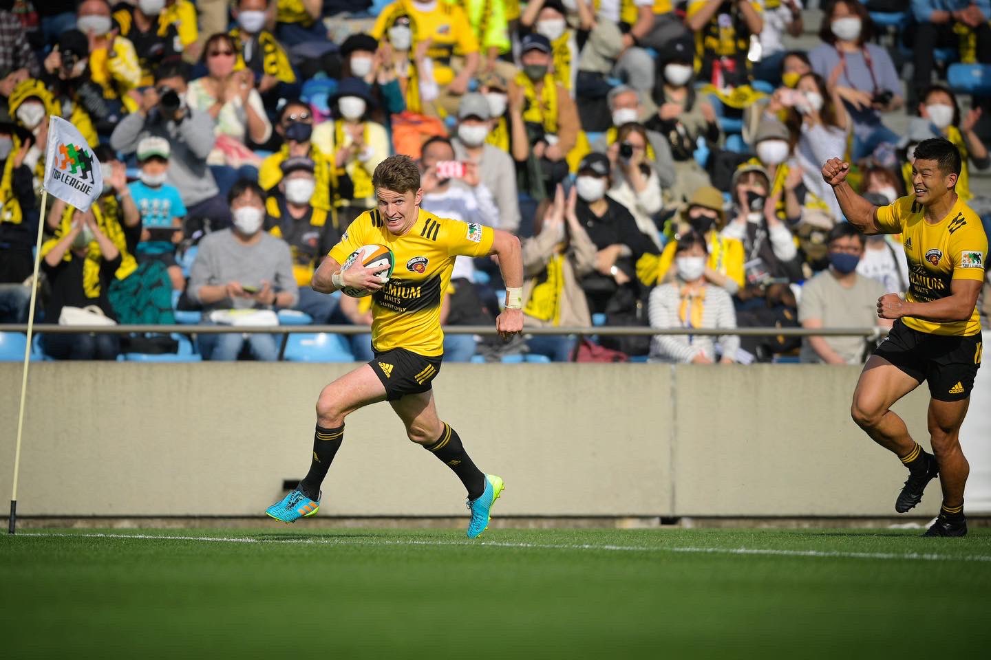 Beauden Barrett On Twitter It S Been A Good Jrtopleague Season So Far Looking Forward To The Playoffs Next Weekend Thanks Everyone For Your Support Sungoliath Https T Co Pnmabi9jm5