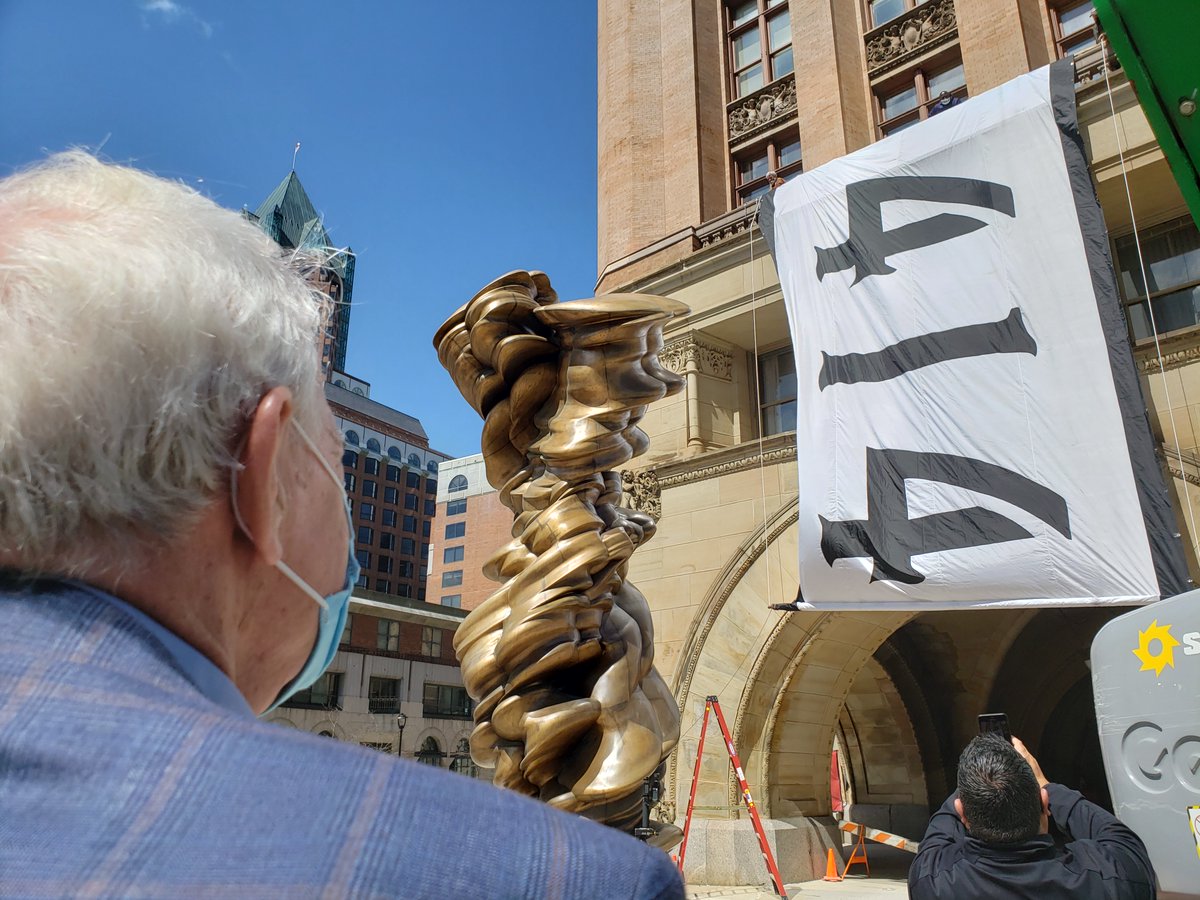 There are so many reasons to love Milwaukee, whether it’s our down-to-earth people, traditions like our Friday Fish Fry or our extraordinary natural resource: Lake Michigan. 

What do you love most about our city? #414Day