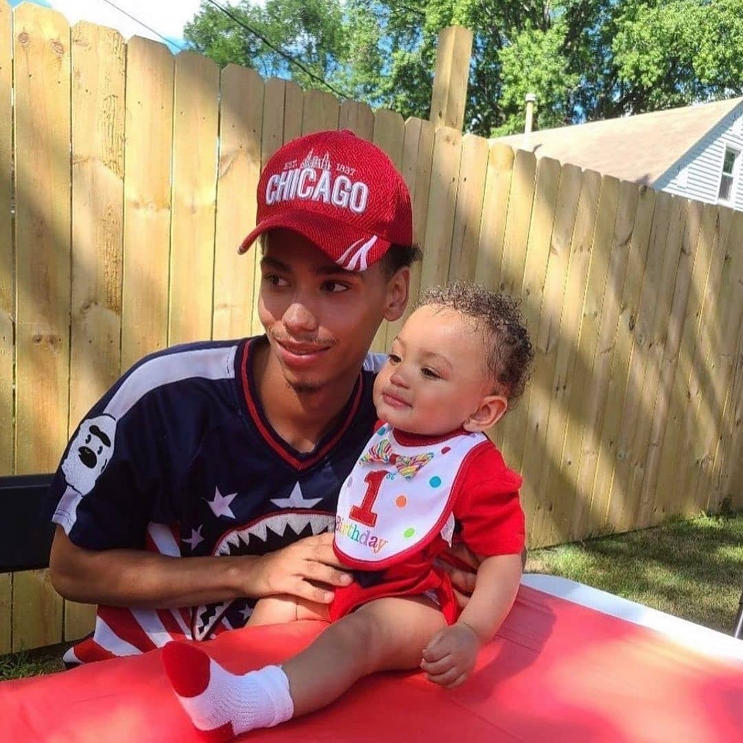 ricacoops's tweet photo. It is a privilege to believe the police will protect you. Duante Wright 20 years old was murdered by police. My heart bleeds for this young man and his family and young child. #JUSTICEFORDAUNTEWRIGHT https://t.co/i4lTD8Y9JQ