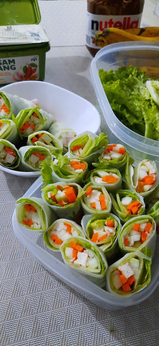 rona_selasor's tweet photo. Dinnerrrrrrrr #springroll https://t.co/ER5XpEVC7p