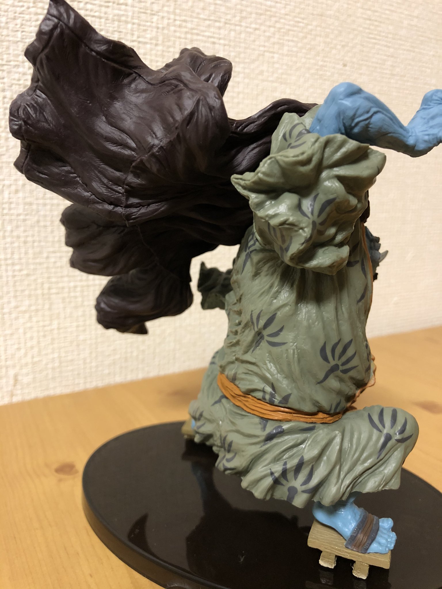 だべ フィギュア垢 ワンピース Scultures Big 造形王頂上決戦vi Vol 4 ジンベエ 私の大好きな岩倉圭二さん Clash1977k の作品 この荒々しい感じ最高ですね シワの感じはもちろんですがジンベエの顔周辺の造形も細かくてスゴい 感動もんです