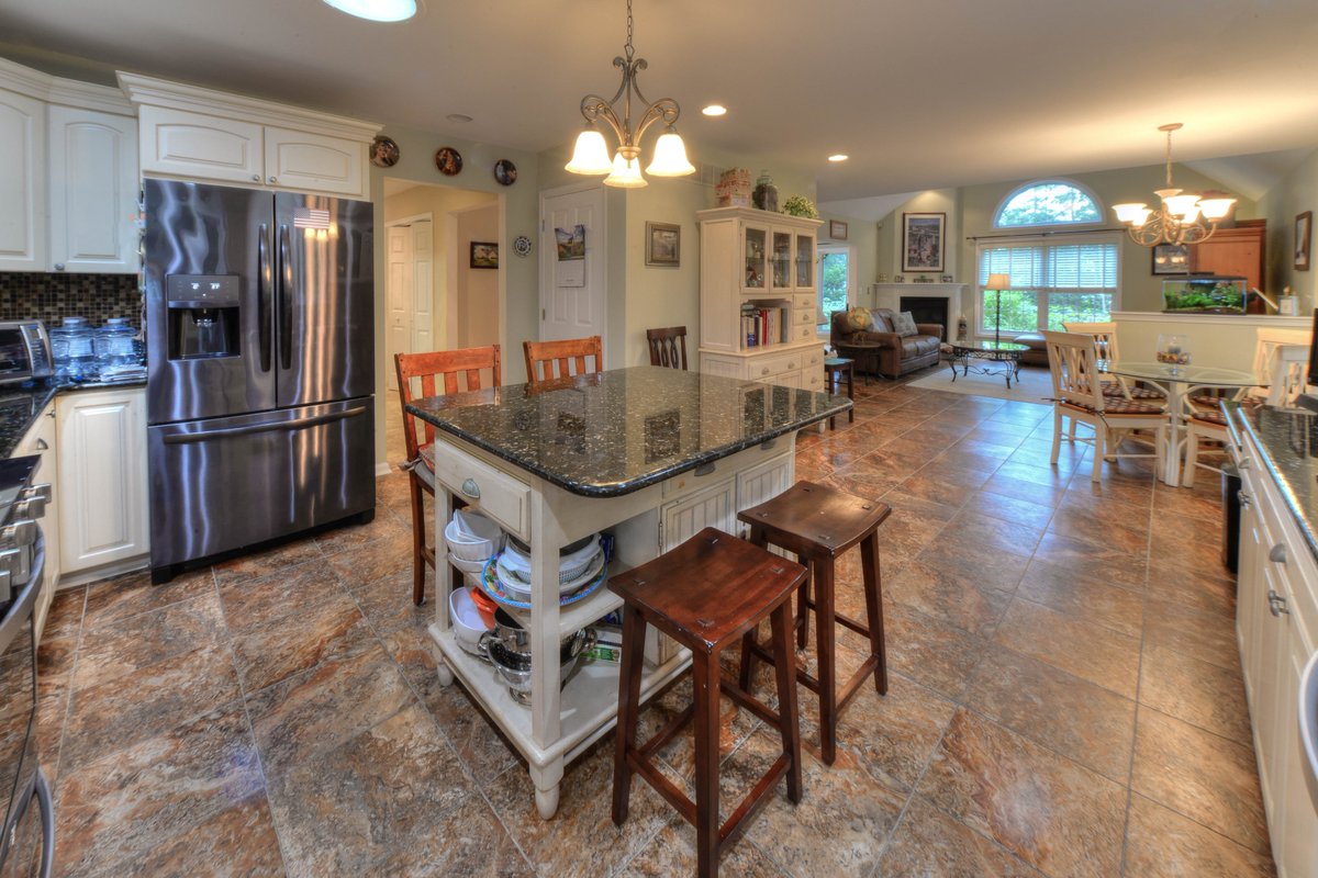 carrielingoteam's tweet photo. 🔔 BACK ON THE MARKET! // 306 Tanglewood Drive, Lewes, DE 19958 — $525,000

💻 https://t.co/9cWC1QyeBh

#raisingthebar #jacklingorealtor #lovewhereyoulive #rehobothbeach #realestate #movetodelaware #lowertaxes #Delaware #lewesbeach #beachhouse #beachlife 🐬 https://t.co/4HUpPxr4ks