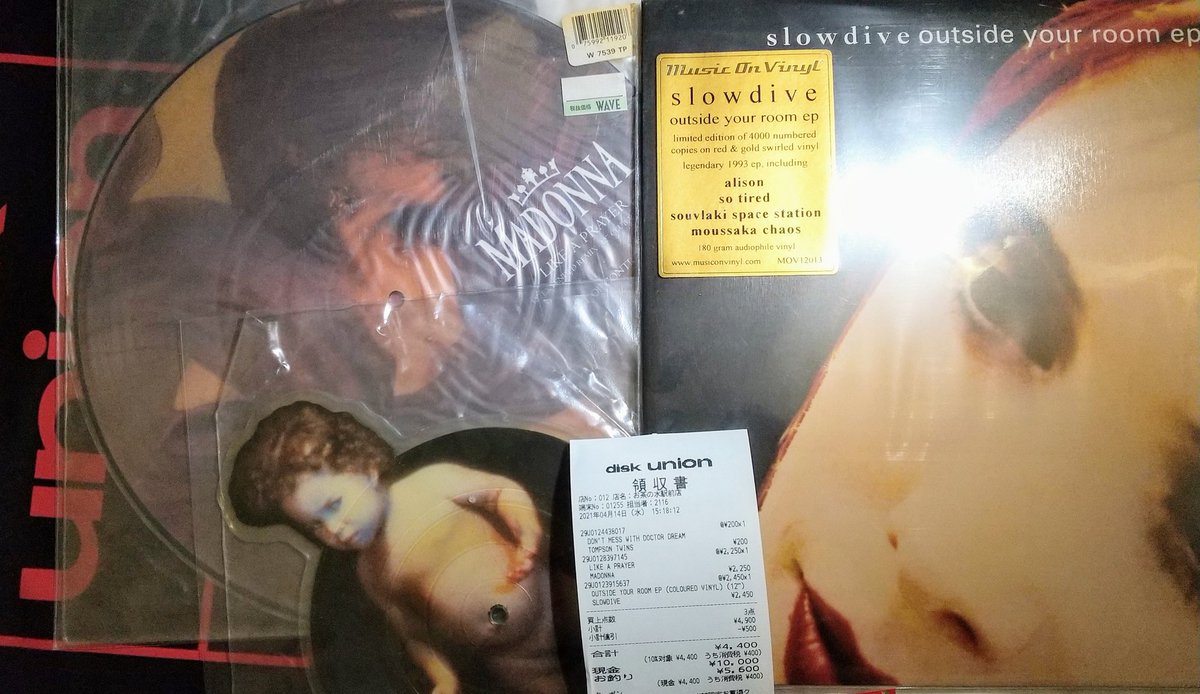 omototm's tweet photo. 本日の成果
アナログレコード3組計¥4400
#ピクチャーディスク 好きなのです💕
#MADONNA
#ThompsonTwins
#slowdive
#diskunion
#PictureDisk https://t.co/pjK7ZZ4YOP