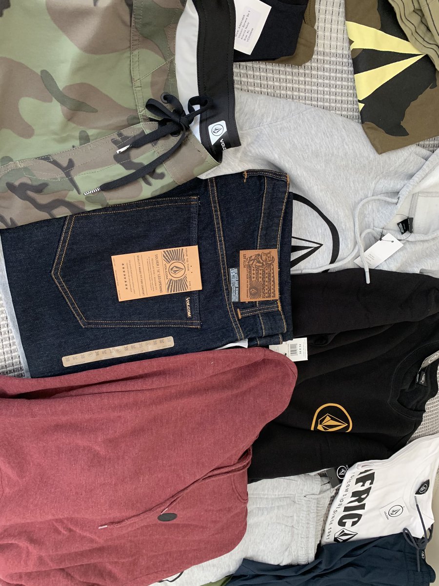 KapteinKai's tweet photo. Stocked and stoked with winter threads thanks to @Volcom #bestthreads https://t.co/SmhkBiA2nC