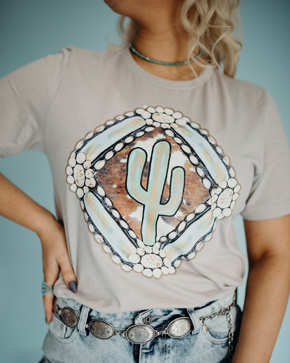 rowdycactusco's tweet photo. I only have a few these left! I will not be restocking these! This tee would look great with a pair of mom jeans! https://t.co/E7knOusgXS