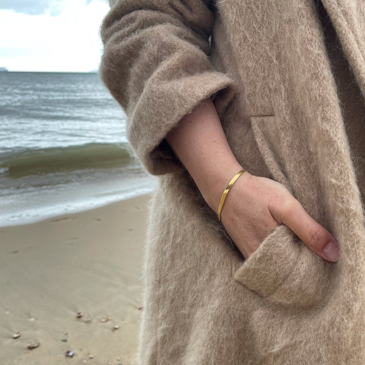 loftthelabeluk's tweet photo. We are in love with the Juniper Bracelet! Titanium Steel so she’s #nontarnish and a perfect staple piece! Shop now https://t.co/jrpWXvBKVY https://t.co/q8svPxXRgX