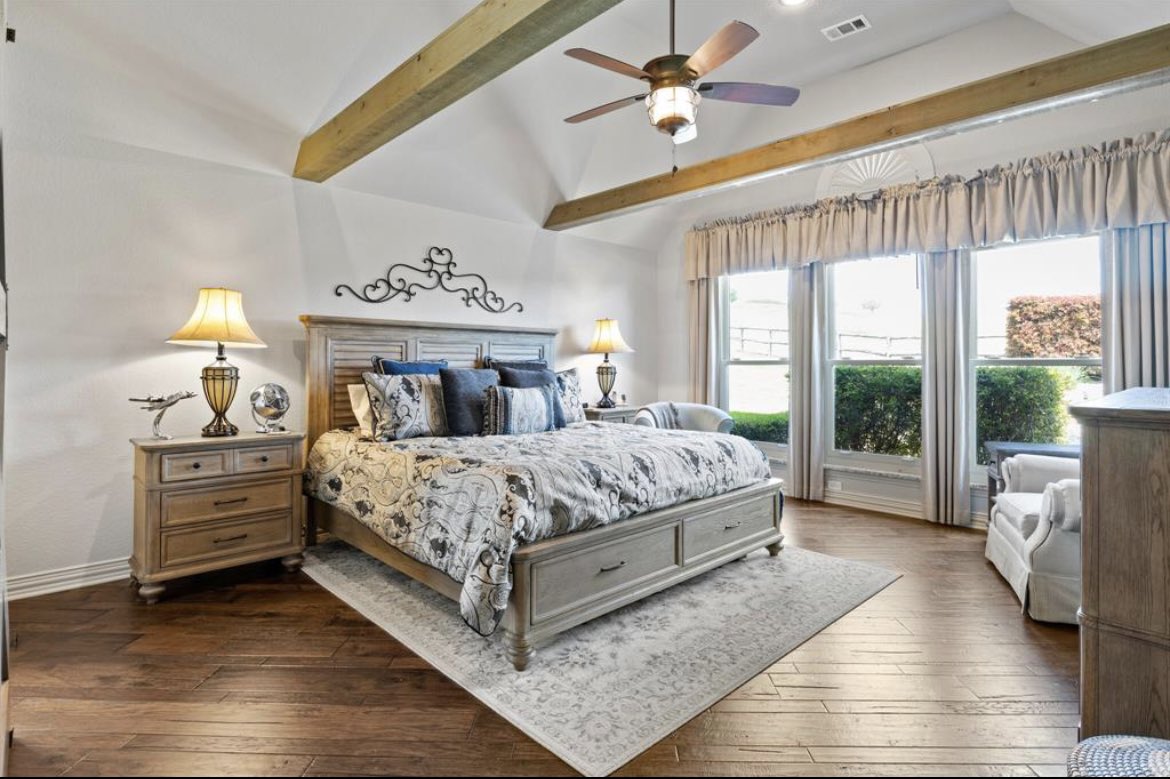 🤩GORGEOUS Golf Course Home situated on over an acre in the PRESTIGIOUS Canyon West Golf Club Community. 4/3/3 + Huge Bonus Room $625,000 🏡 ⛳️🔑
**Contracted first day, but will continue to show and backup offers will be considered **
