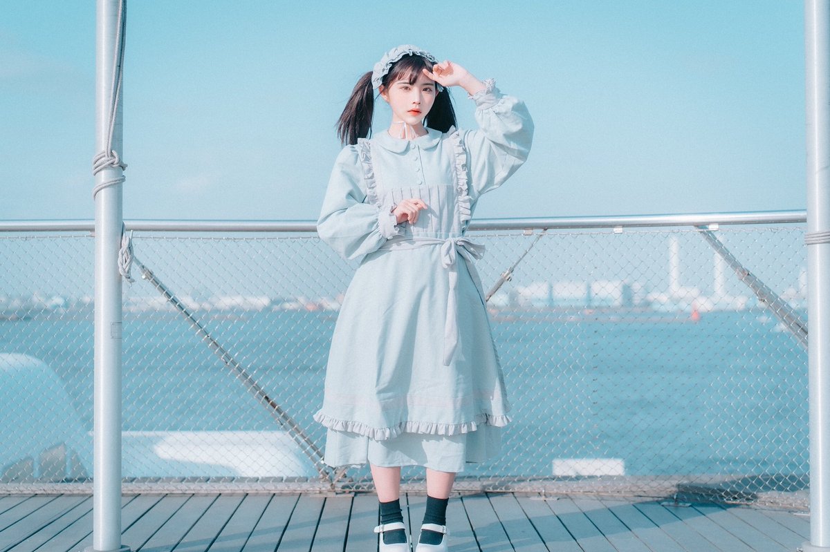 Satoi フランネルメイドワンピース Blue Gray Navy メイド服を普段着に 1着目はフランネル生地を使用したワンピースです 合わせてヘッドドレスも作りました 印象を変えるウエストリボンを2サイズ リボンなしでリラックスした着用も可能です