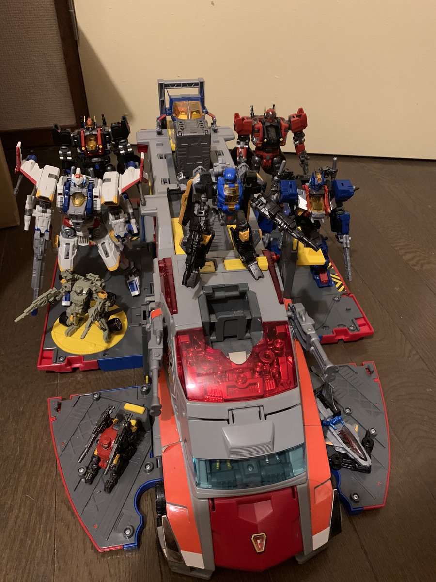 ジャンクで買ったトミカのハイパーグランナーが良い感じにダイアクロン