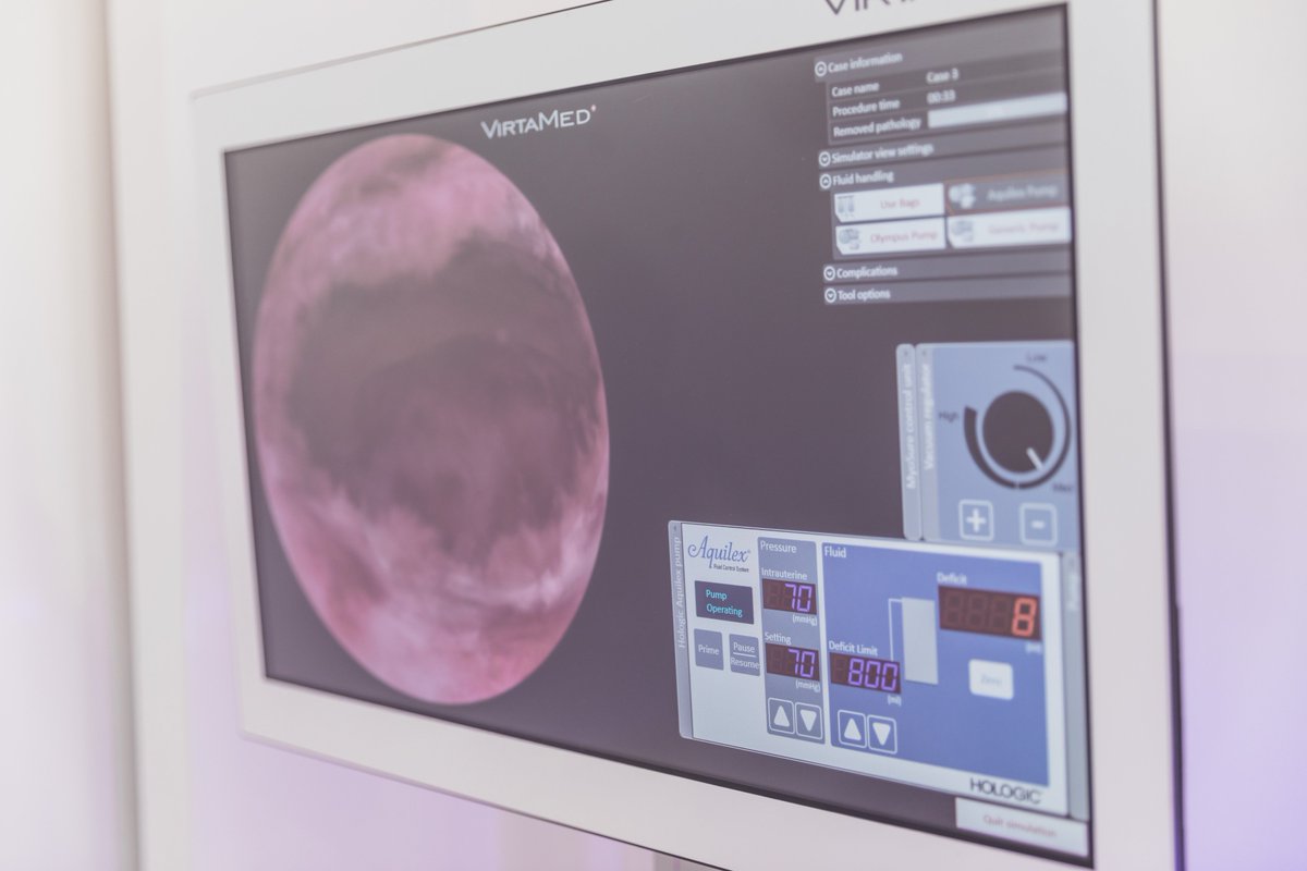 VirtaMed's tweet image. #VirtaMedOnTour in Berlin
“I perforated the uterus!” 
Luckily, only in simulation. Our mobile simulation lab is at Martin Luther Krankenhaus and for the first time, we are training on the new MyoSure® module!
#medicalsimulation #simulatortraining #gynecology #VirtaMedEd #MyoSure