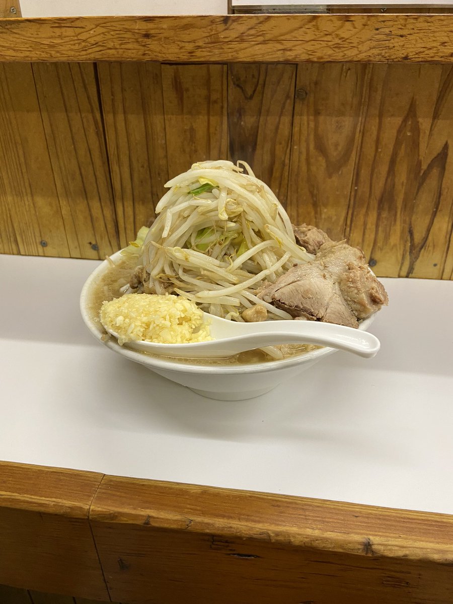イコロロ على تويتر 晩飯 Is ファッ ンラーメン 昨日mordhau配信してたら外人ニキにアジア人を軽蔑しますってコメントが来たけど 英語分からんから今日分かったメンでした 笑 自分ゲテモノ喰いなんで食い してやるぞ 日本代表としてよぉ