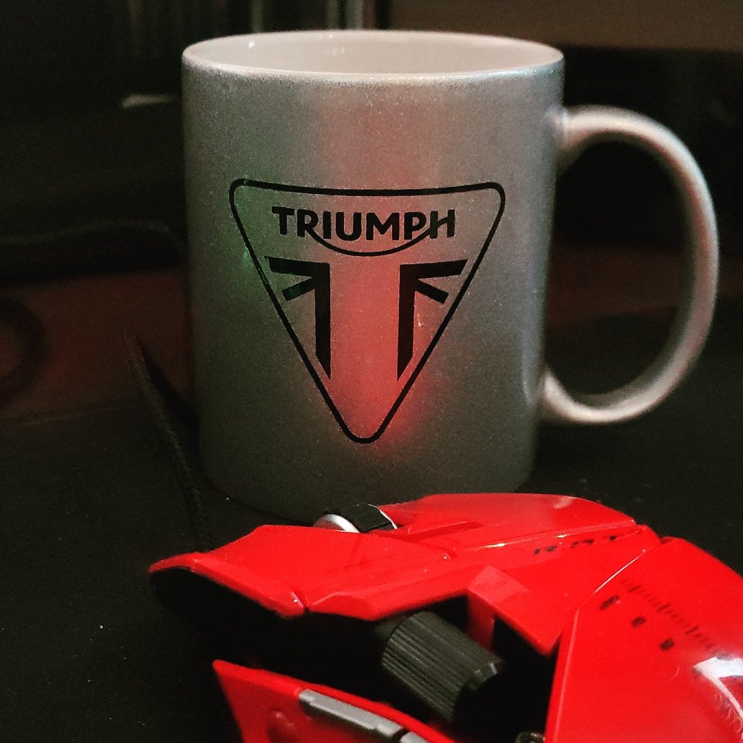 SuffolkTomcc's tweet photo. Working from Home #wfh #covid_19 your Triumph is never far from your thoughts.
#fortheride #triumph https://t.co/igVlObkNGB