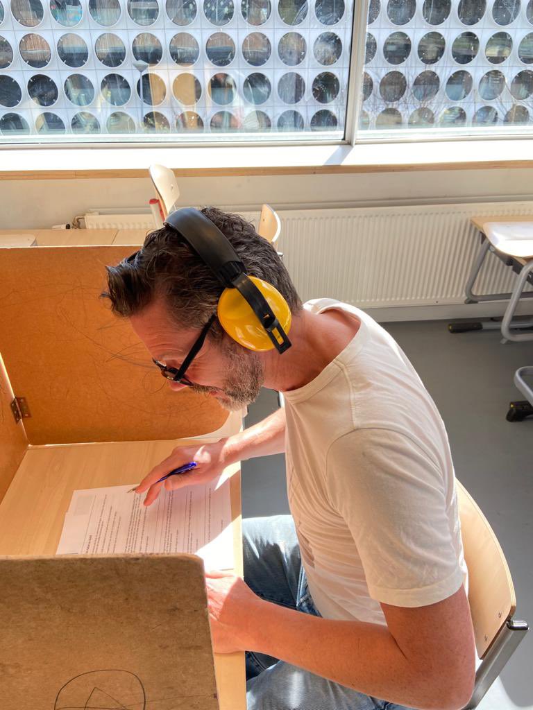 MHeijster's tweet image. Meester  Maarten  heeft even wat focus nodig. #studiedag #verbindendgezag #nieuweautonomie @erikfaasen