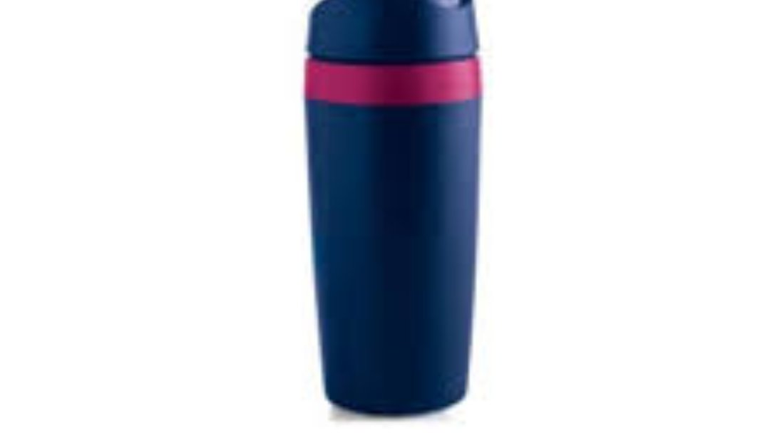 BaeTupperware's tweet image. Get this on the go mug, keeps hot beverages and cold beverage cold for only $15, 

It can only be Tupperware @lynnkudzie