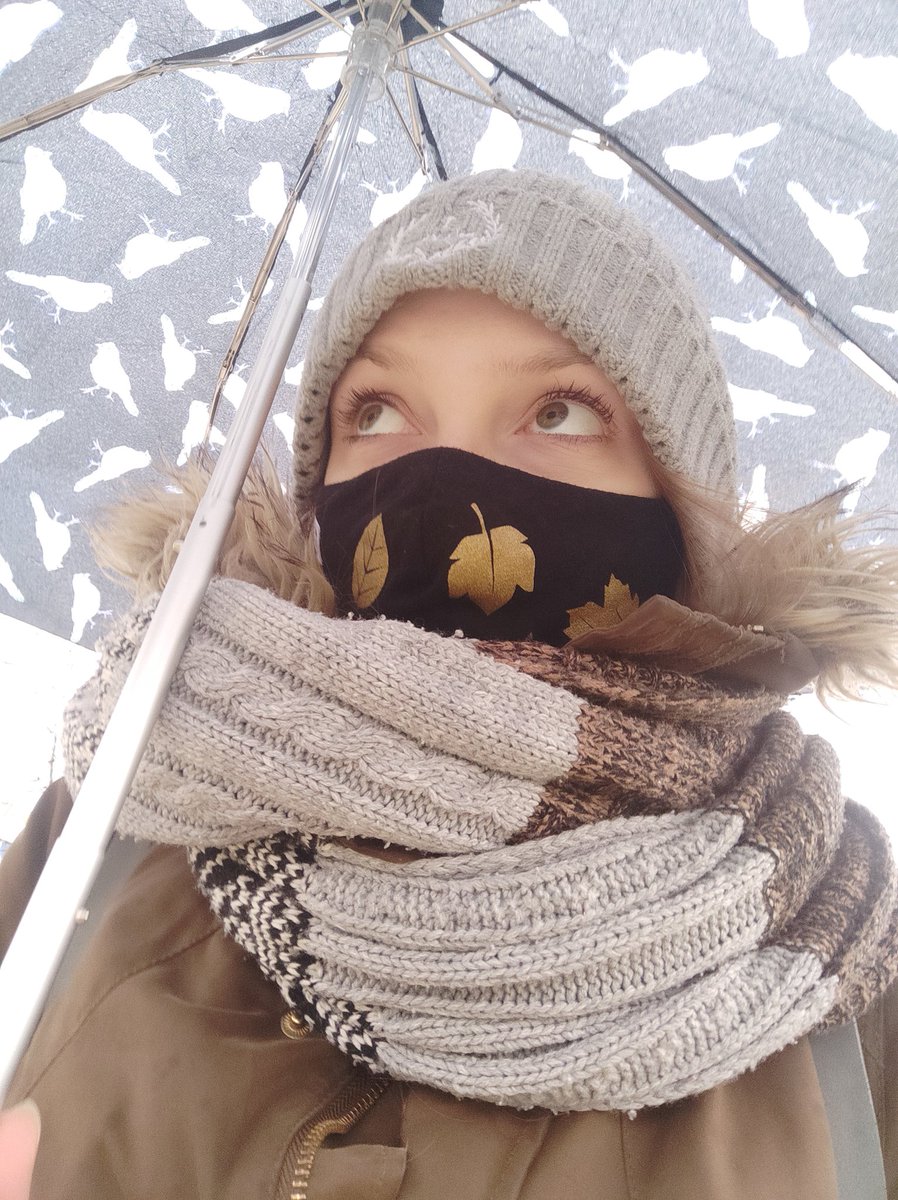 thecharlotta's tweet photo. Weather in Poland got me like that https://t.co/LCsWGlgW6G