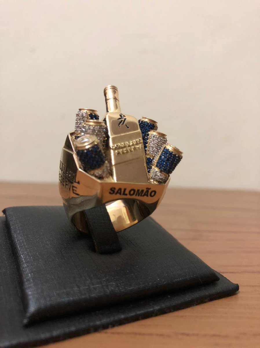 ROMARINHO_MODA's tweet photo. OITAVA MARAVILHA DO MUNDO, APRESENTO A VOCÊS. 🤩✍🏼❗️ https://t.co/B6hVTFPLMp