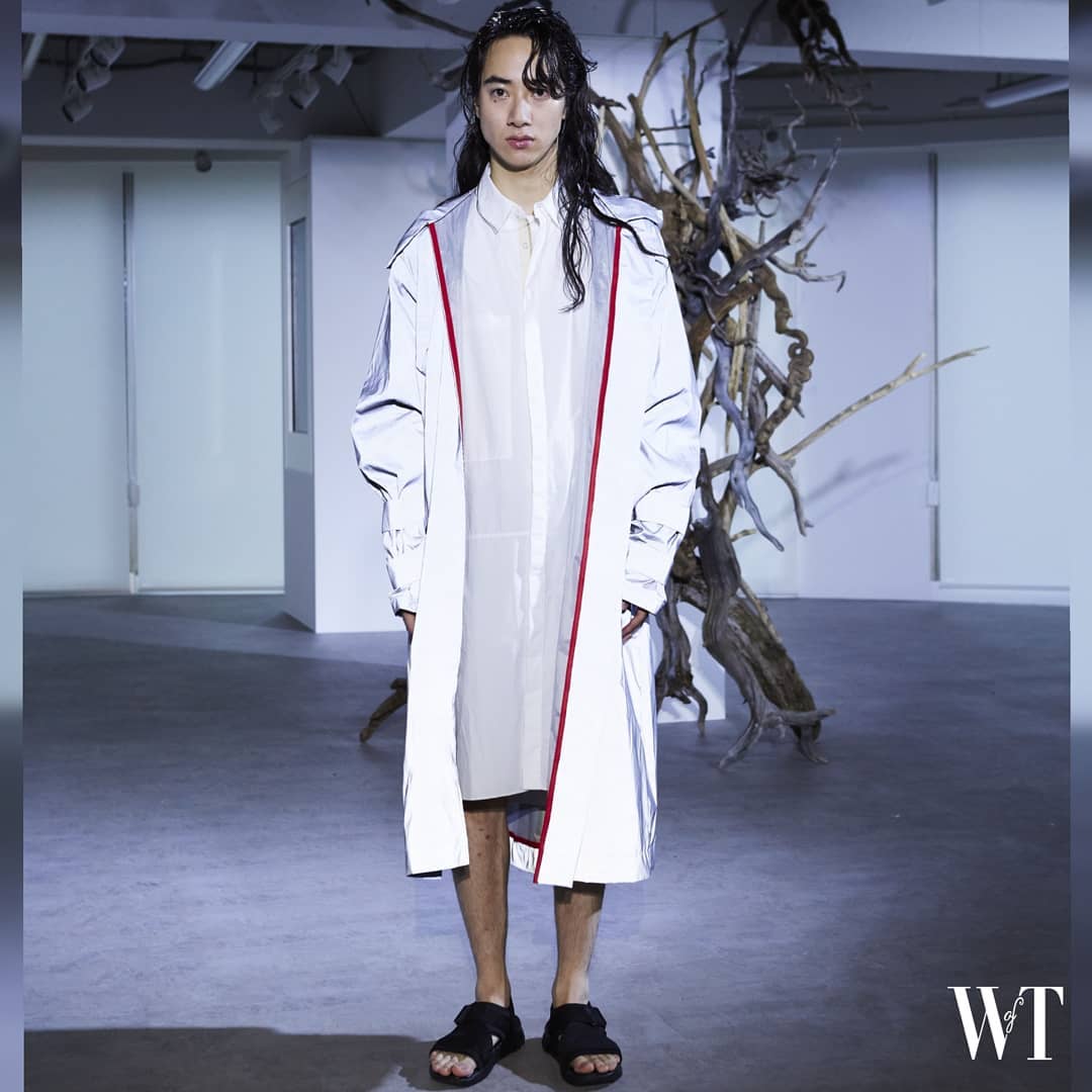 FUTURISTIC DESIGN ⚡
-
Made from premium, lightweight outerwear fabric with @shohei_collection ’s allover reflective print technology, the Kyo Coat is wind resistant, water repellent and perfect for autumn.
.
wardrobeoftomorrow.com
-
#sustainablefashion #coat #wardrobeoftomorrow