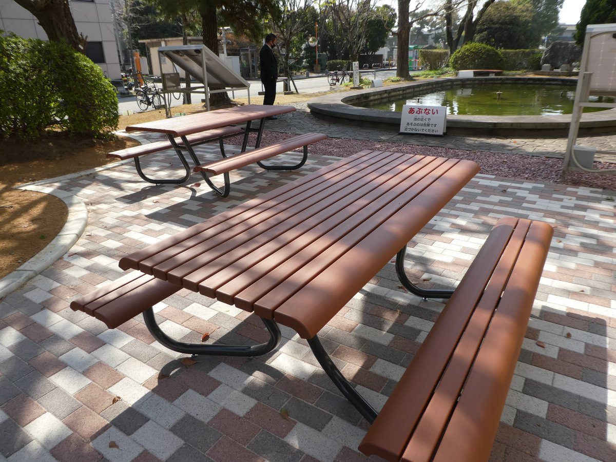 徳島大学附属図書館 Tokushima University Library 附属図書館 による 工学部創立50周年記念公園 の改修整備について 徳島大学のホームページで紹介されました 図書館本館東側の池のある公園です 大学に来る機会には 新しくなったベンチで爽やかな風