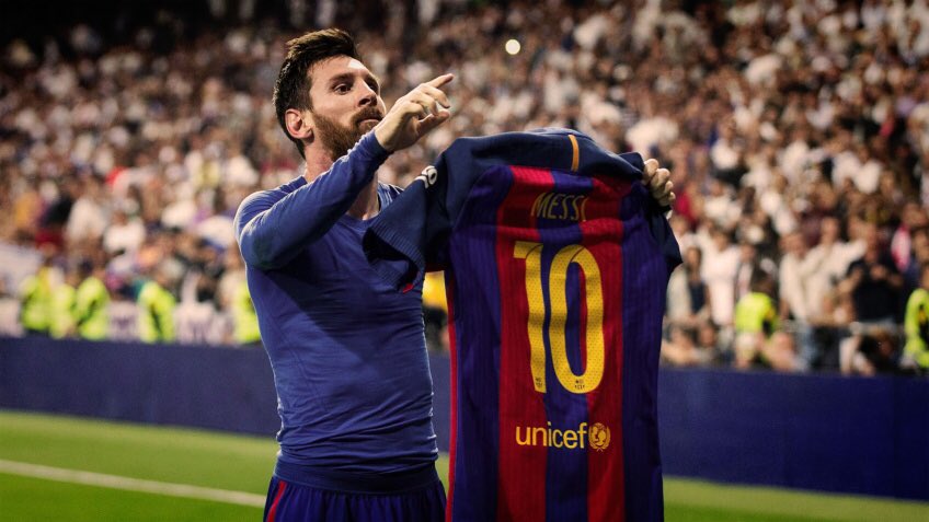ThePopFoot's tweet image. 📊 Meilleur ratio de buts par match des joueurs en activité 

🥇 Lionel Messi 🇦🇷 : 0,79
🥈 Cristiano Ronaldo 🇵🇹 : 0,73
🥉 Erling Haaland 🇳🇴 : 0,72

4️⃣ Robert Lewandowski 🇵🇱 : 0,69
5️⃣ Neymar 🇧🇷 : 0,63
6️⃣ Luis Suarez 🇺🇾 : 0,62
7️⃣ Kylian Mbappe 🇫🇷 : 0,62
8️⃣ Harry Kane 🏴󠁧󠁢󠁥󠁮󠁧󠁿 : 0,60