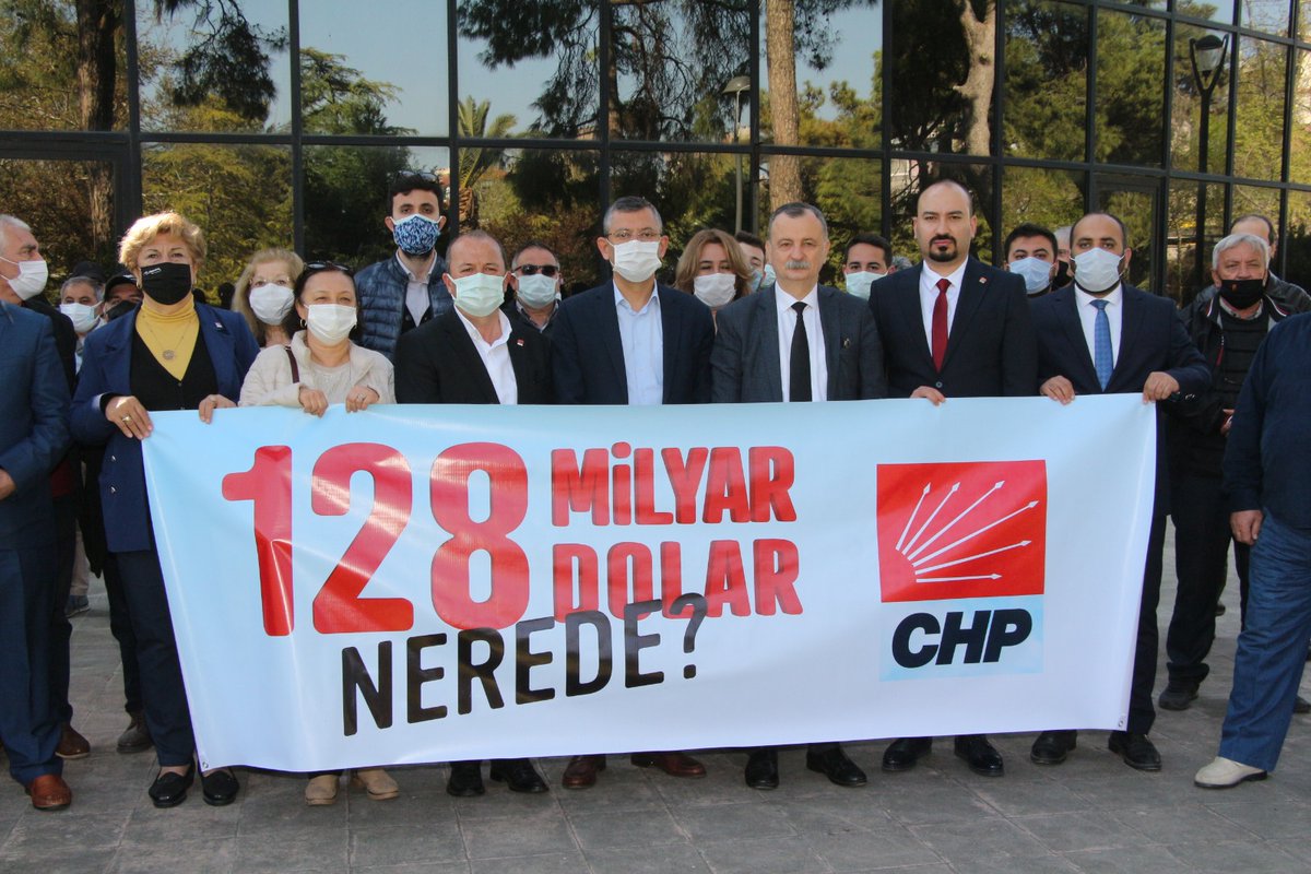 eczozgurozel's tweet photo. Manisa Büyükşehir Belediyesi'nin belediyeye ait bir binayı Bilal Erdoğan'ın Yüksek İstişare Kurulu üyesi olduğu "kindar nesil" yetiştirmek için kurulan TÜGVA'ya beş yıllığına devretmesine karşı çıkıyoruz.

Bu kıyakçılığın hesabını Manisa Büyükşehir Belediyesi'nden soracağız! https://t.co/4x0KiXIeE1