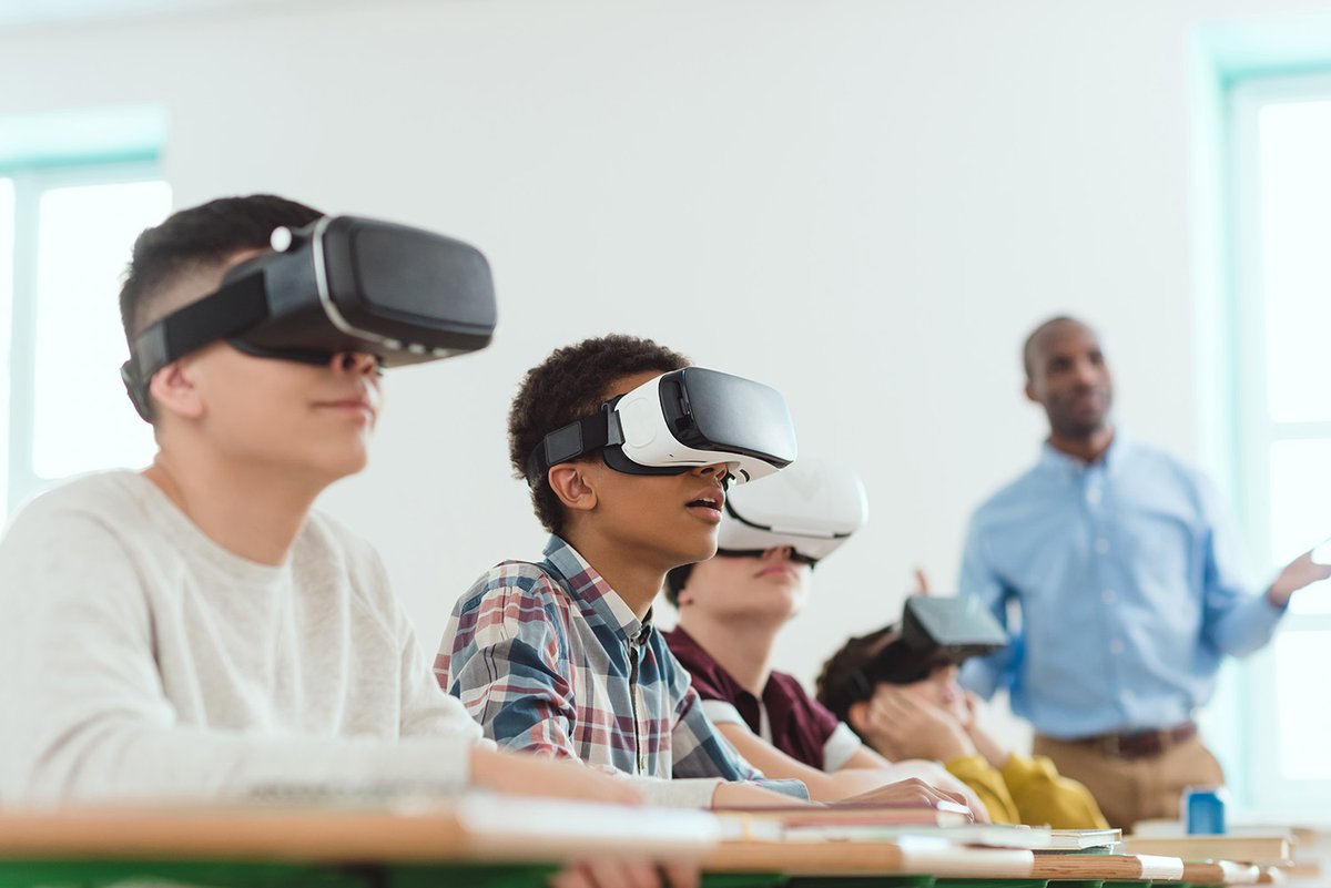 techUK's tweet photo. Read our guest blog by @GlenPRobinson from @MicrosoftUK on addressing the #5G skills gap, and why the convergence of connectivity and skills is more important than ever | #DiversifyingTelecoms
https://t.co/jNh7m9a0qK https://t.co/LtnwzgttFE