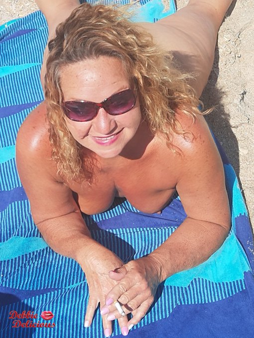 4 pic. Wild Wednesday with Your Curvy Slut on the beach. You know you wish you were there with me. I