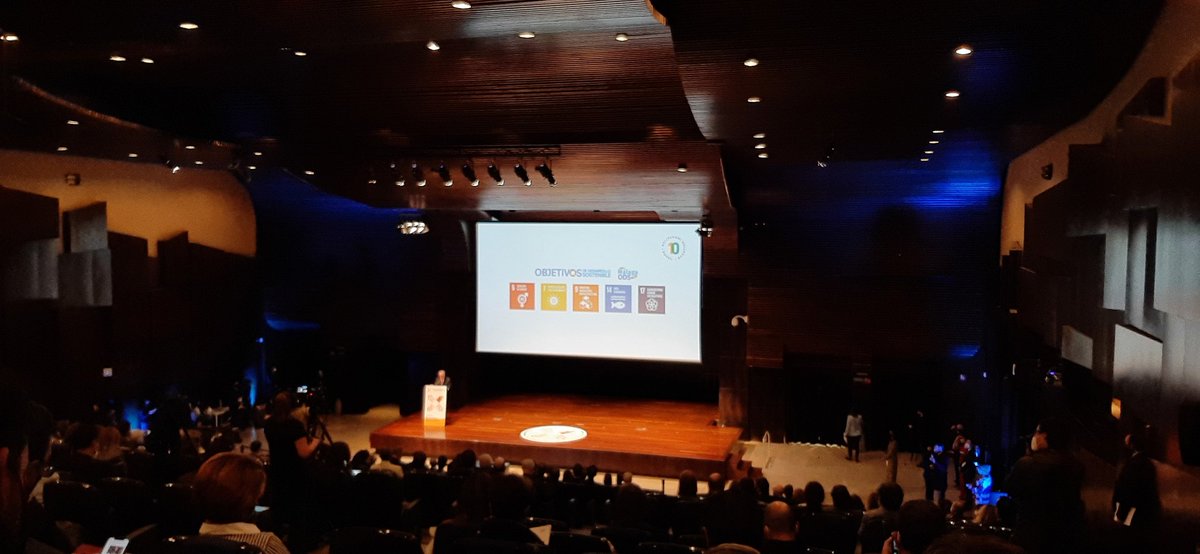 cbentabol's tweet photo. Inauguración de @ForoTransfiere en @Fycma. Aforo (seguro) completo en el salón de actos. Da gusto hablar con unos y otros en esta cita anual que recibe en Málaga al ecosistema de innovación de España. https://t.co/tQxccfvopL