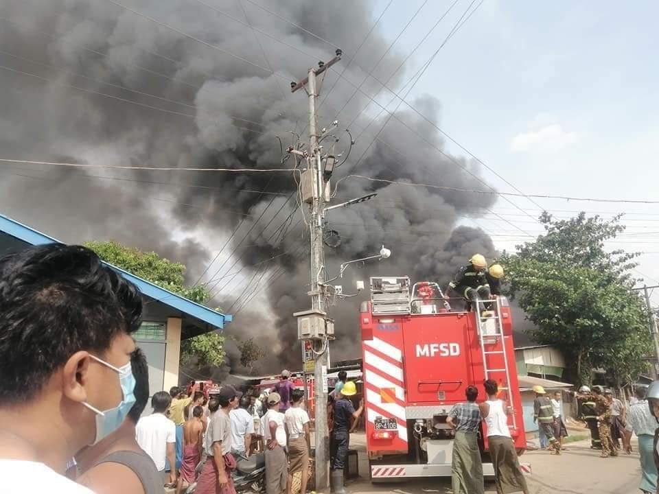 shafiur's tweet photo. #Apr14Coup Bago

Another fire in Bago 

#BagoMassacre #WhatsHappeninglnMyanmar #Myanmar https://t.co/QpTPpPuy4Q
