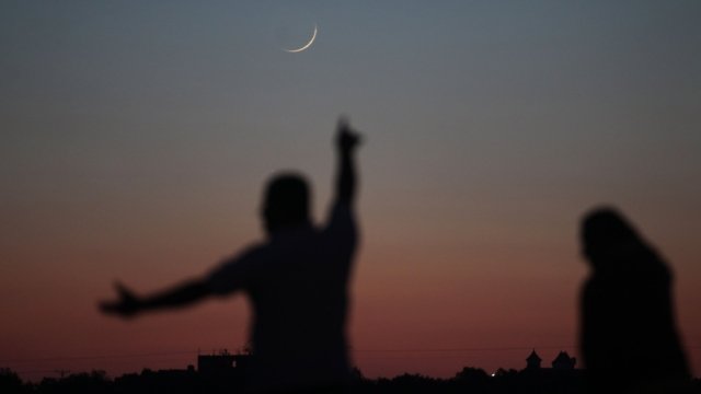 Juxttalks's tweet photo. ہر گناہ کے پیچھے شیطان نہیں ہوتا۔۔
یہی بتانے تو رمضان آتا ہے۔۔🌸
#RamzanMubarak ❤️ https://t.co/w6TzbDB8wZ