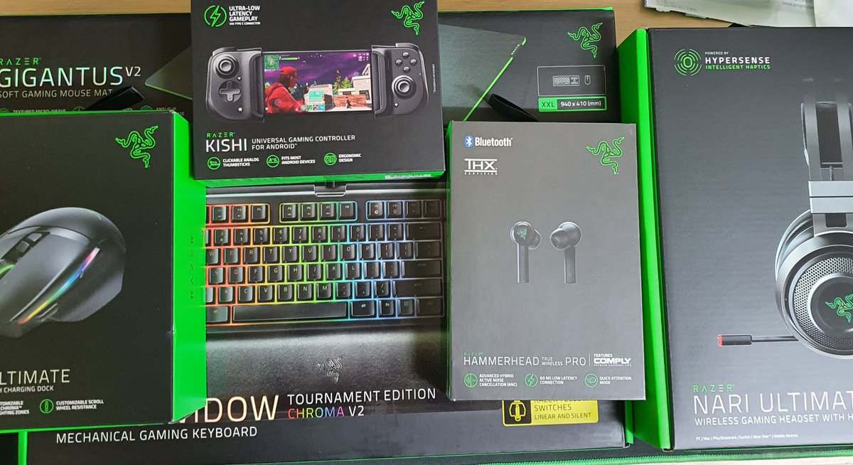 Thank you <a href="/TribeGaming/">Tribe Gaming</a> + <a href="/TeamRazer/">Team RΛZΞR</a> 🥰